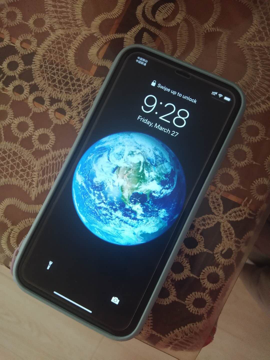 苹果手机自己亮屏幕苹果手机屏幕怎么调亮-第2张图片-太平洋在线下载